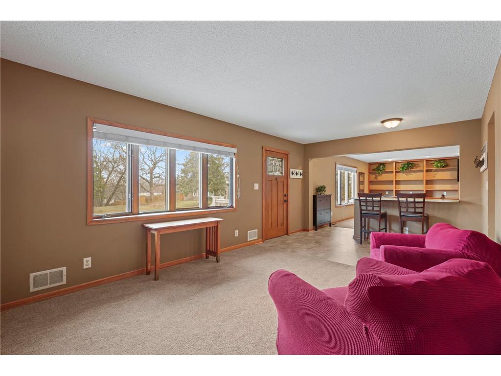 657 Granada Avenue N Oakdale MN 55128 7050425 image4