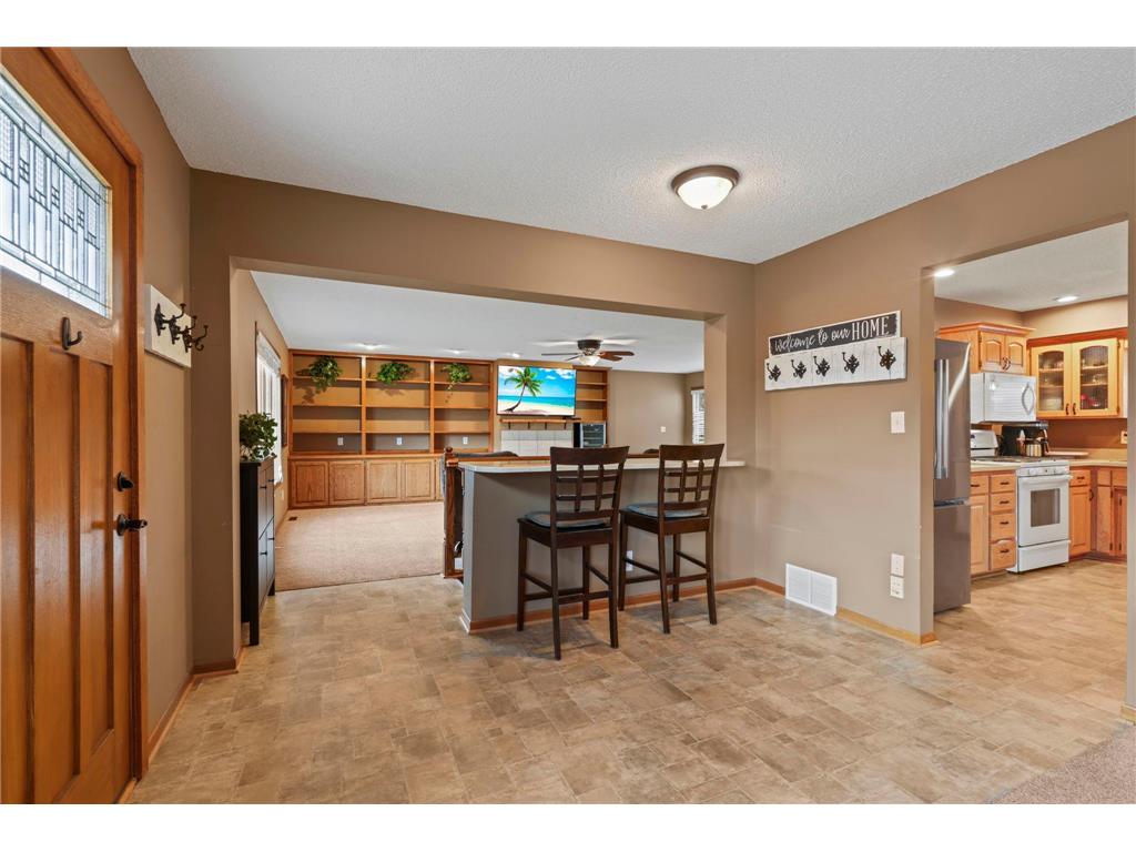 657 Granada Avenue N Oakdale MN 55128 7050425 image6