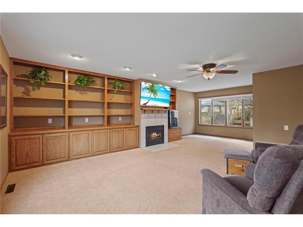 657 Granada Avenue N Oakdale MN 55128 7050425 image8