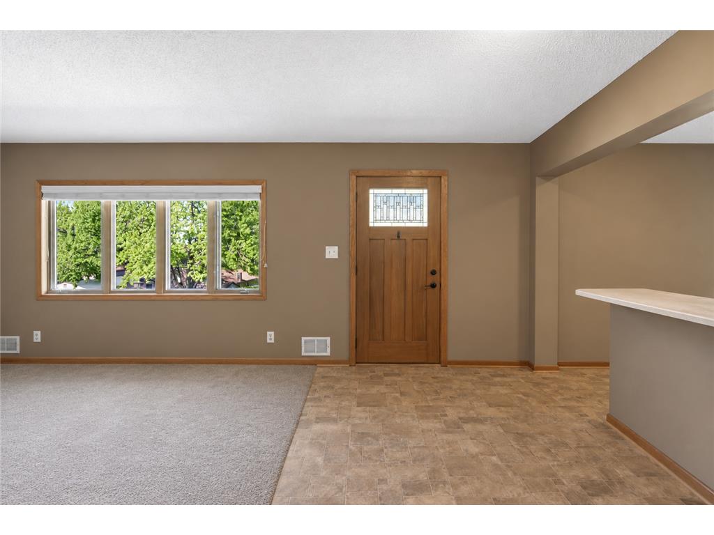 657 Granada Avenue N Oakdale MN 55128 7074972 image5