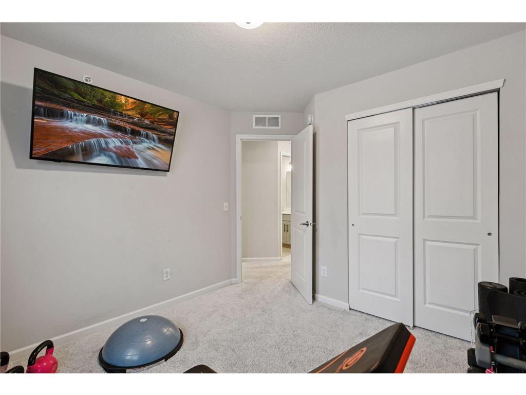 657 Village Drive #03 New Brighton MN 55112 7005316 image25