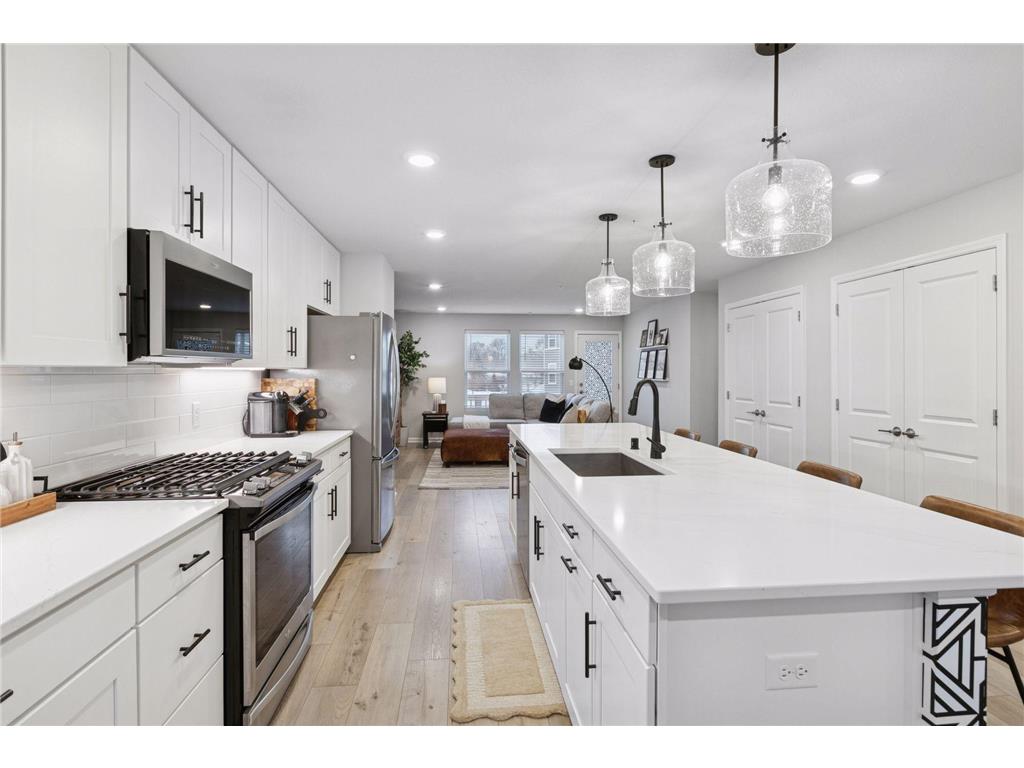 657 Village Drive #03 New Brighton MN 55112 7056325 image3