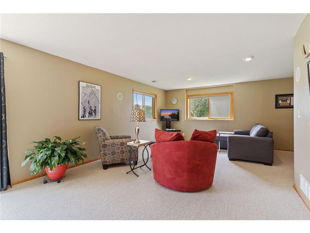 658 Lois Lane Lino Lakes MN 55014 7071736 image34