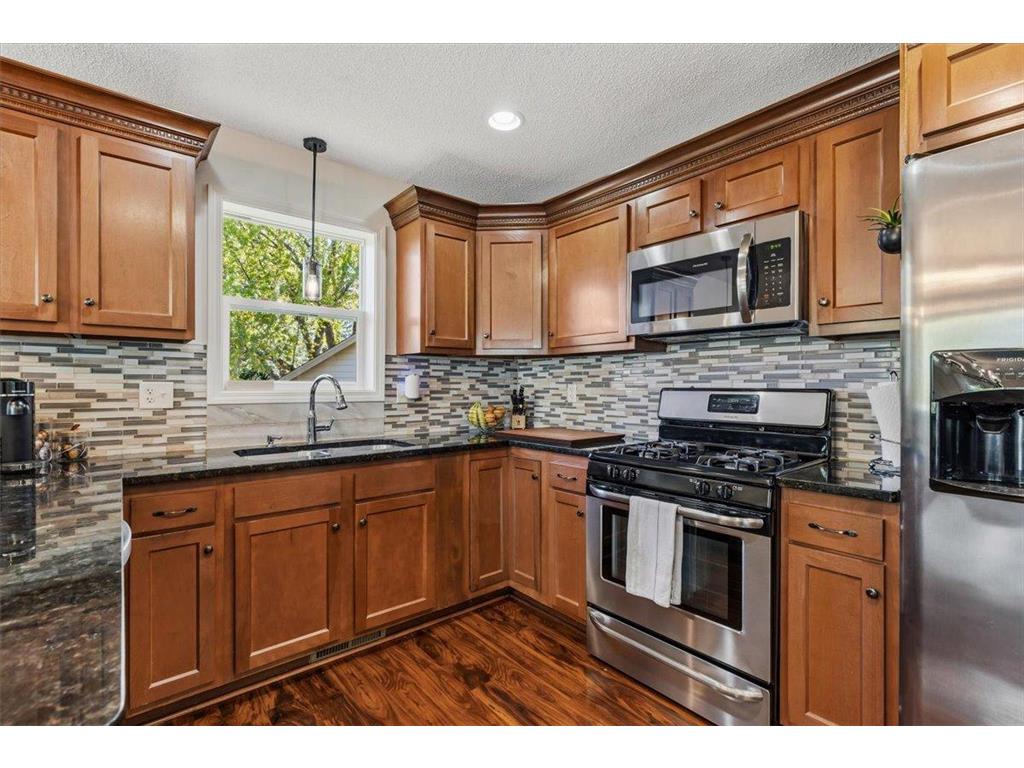 6585 Nathan Lane N Maple Grove MN 55369 7066946 image12
