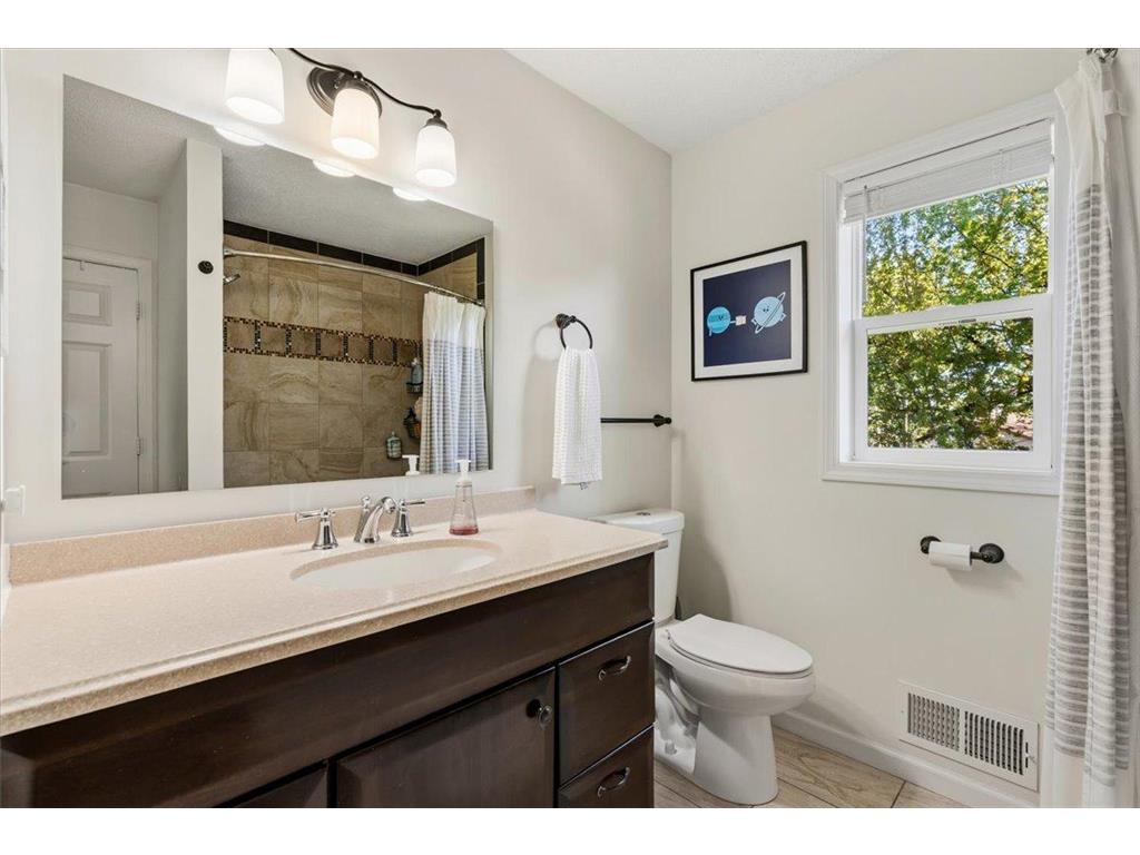 6585 Nathan Lane N Maple Grove MN 55369 7066946 image23