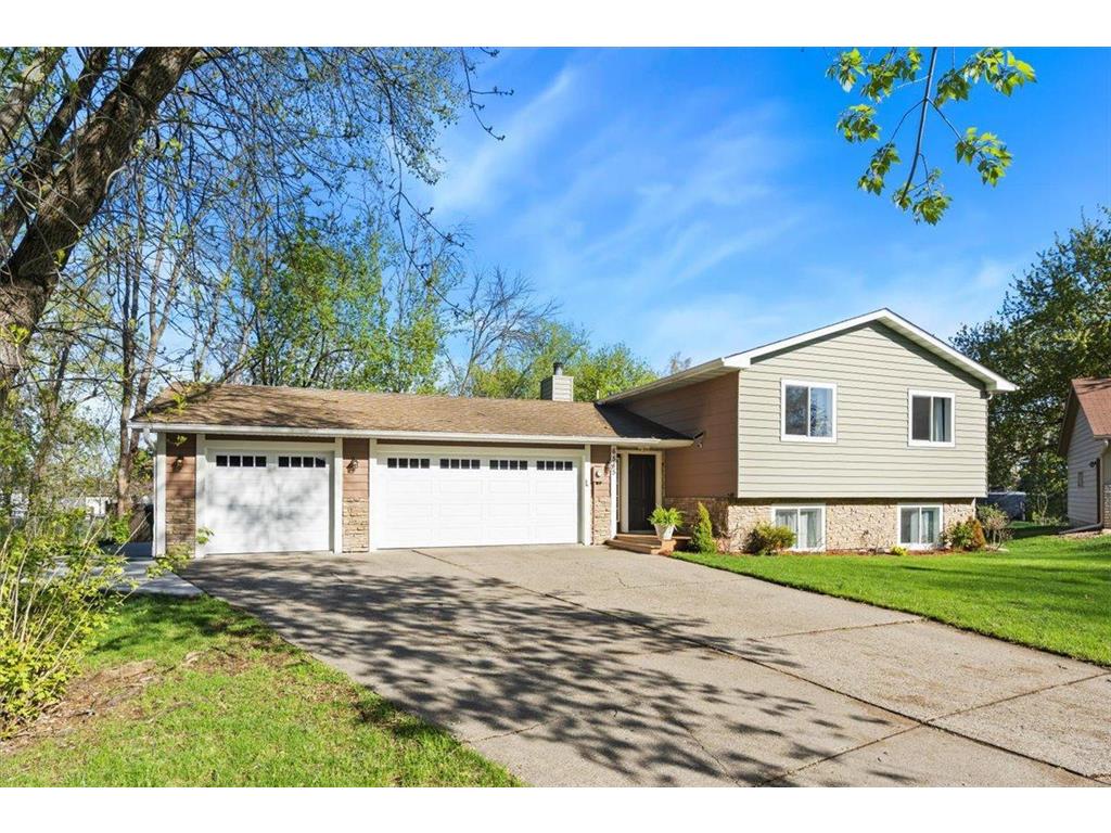 6585 Nathan Lane N Maple Grove MN 55369 7066946 image3