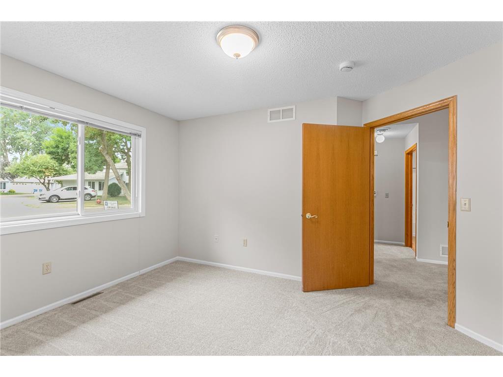 659 Belland Avenue Vadnais Heights MN 55127 7111703 image12