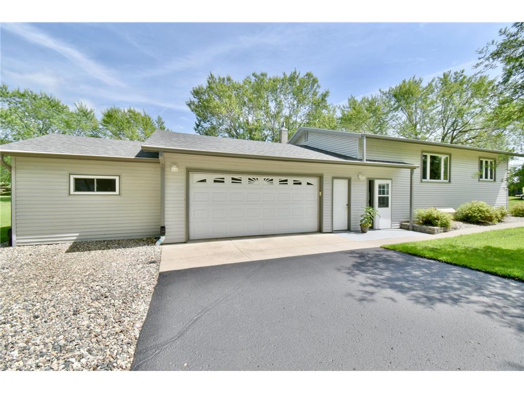 659 E Lake Brophy Road NW Alexandria MN 56308 6762799 image1