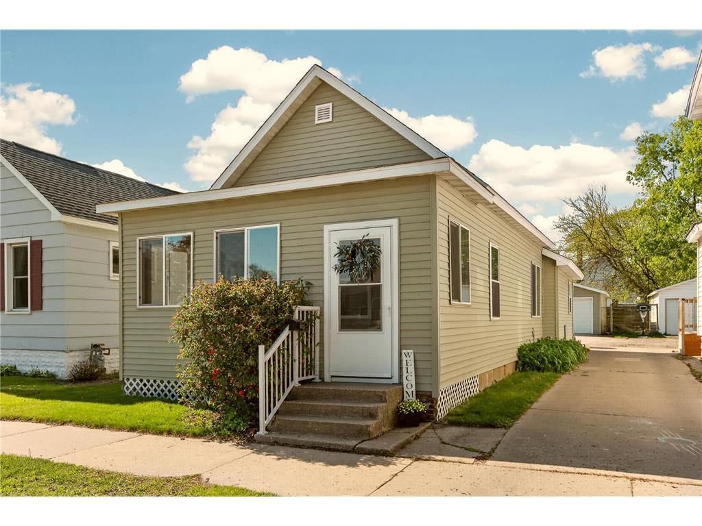 659 W 4th Street Winona MN 55987 7065180 image1