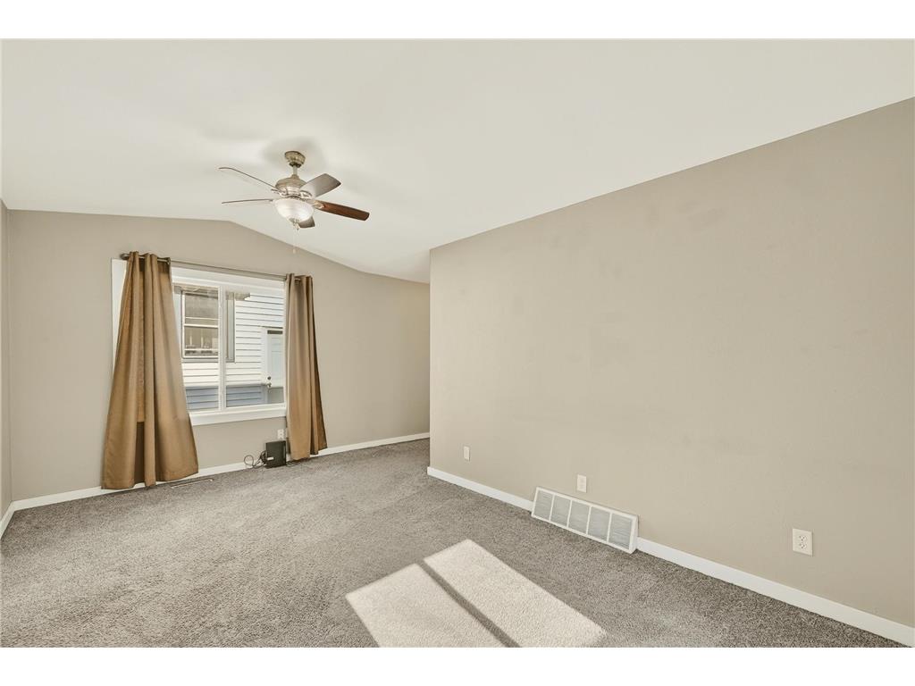 659 W 4th Street Winona MN 55987 7065180 image11