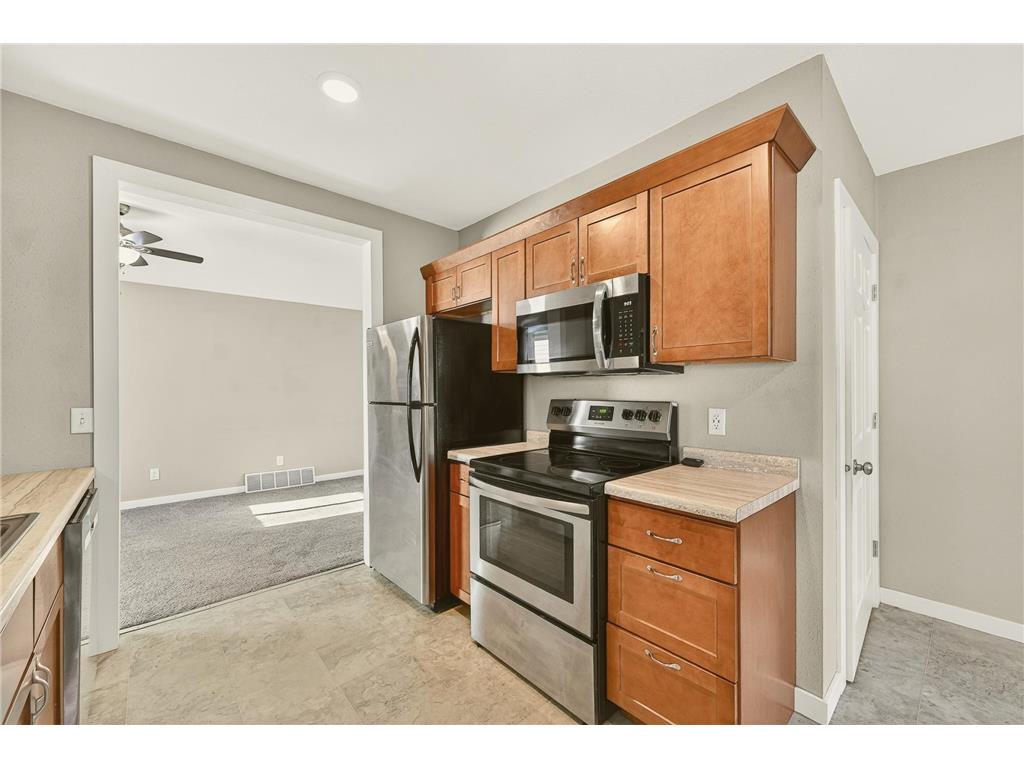 659 W 4th Street Winona MN 55987 7065180 image13