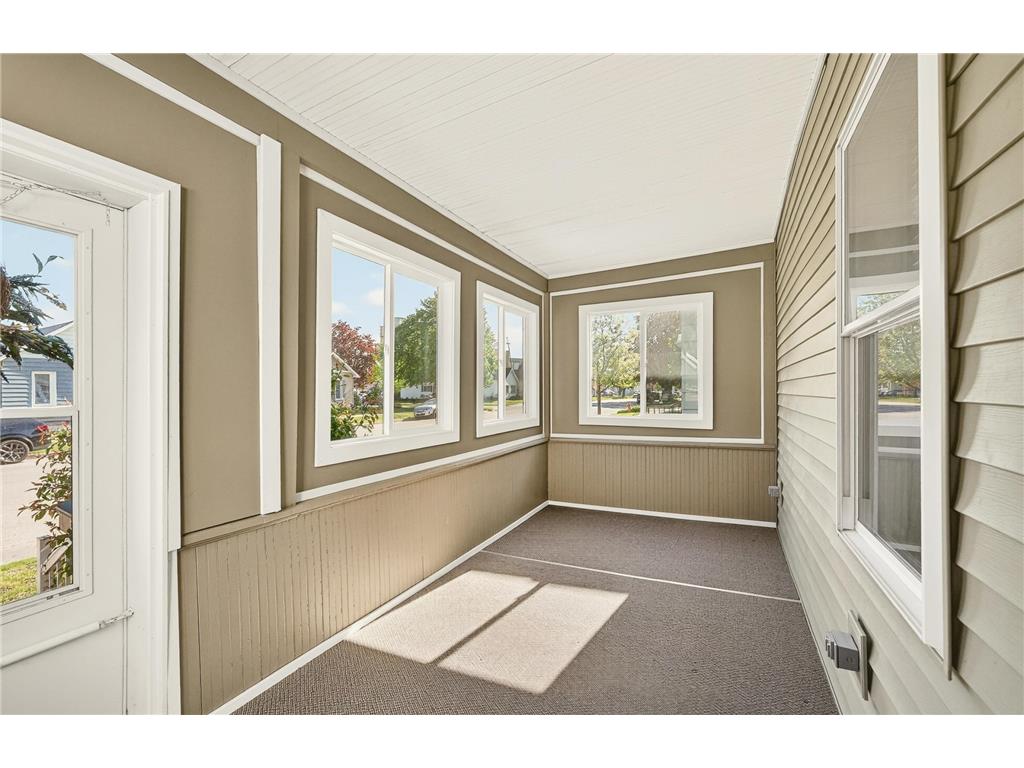 659 W 4th Street Winona MN 55987 7065180 image4