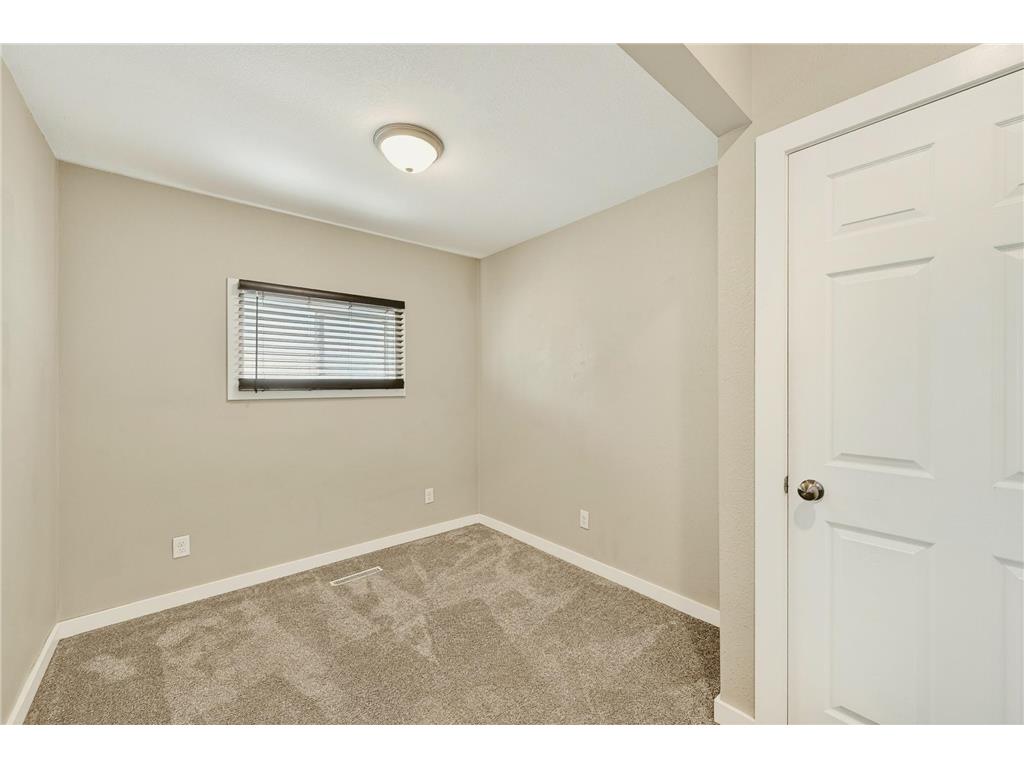 659 W 4th Street Winona MN 55987 7065180 image6