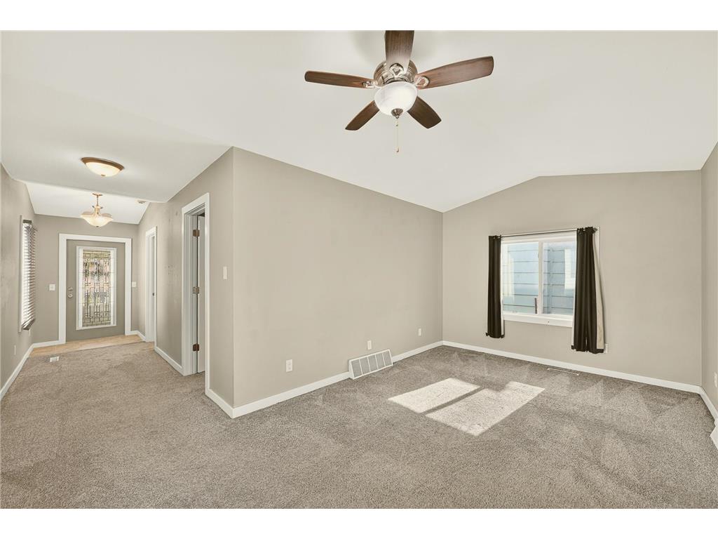 659 W 4th Street Winona MN 55987 7065180 image9