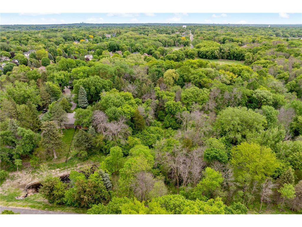 6591 Galpin Boulevard Chanhassen MN 55331 6724077 image1