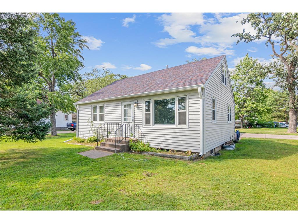 6598 Oak Street North Branch MN 55056 6770699 image1