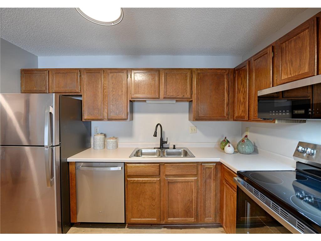 66 9th Street E #1210 Saint Paul MN 55101 6823329 image17