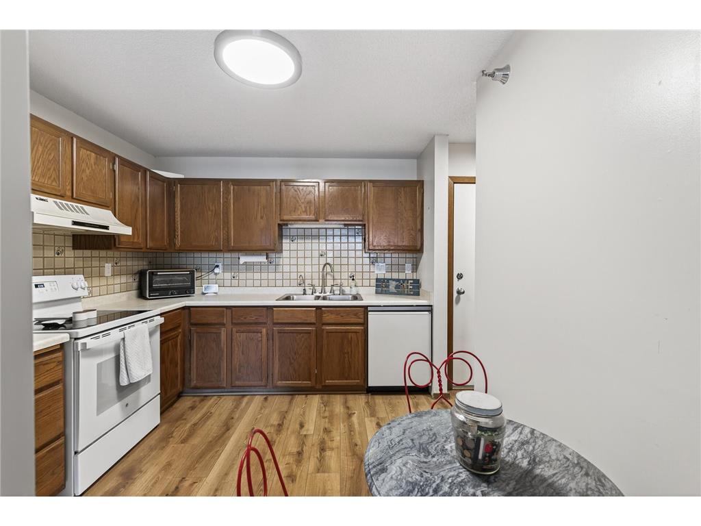 66 9th Street E #1313 Saint Paul MN 55101 7005579 image8