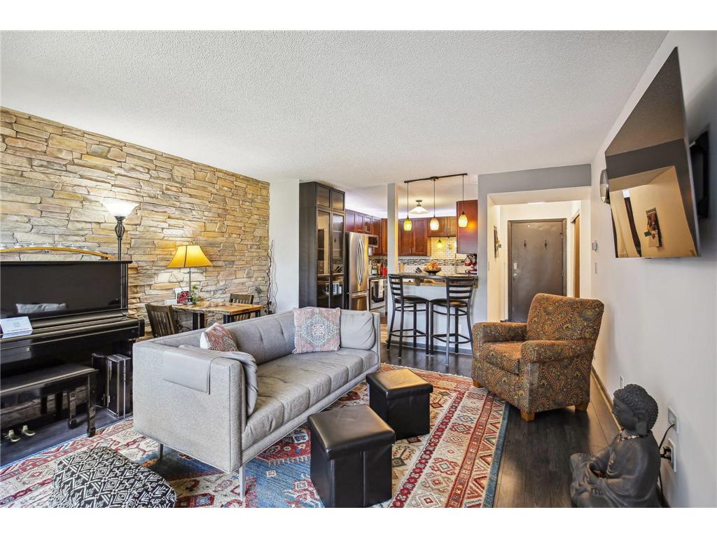 66 9th Street E #1413 Saint Paul MN 55101 6619572 image1