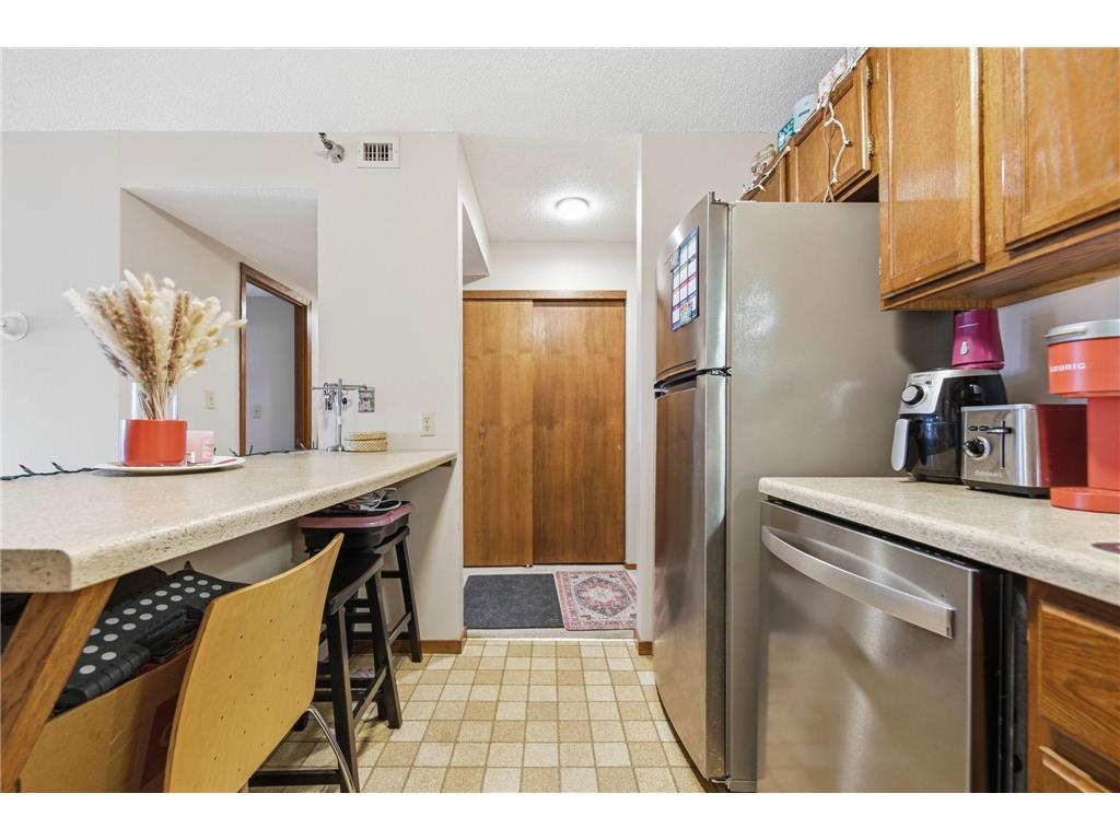 66 9th Street E #1510 Saint Paul MN 55101 7045484 image9