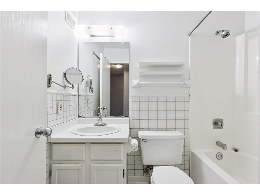 66 9th Street E #1609 Saint Paul MN 55101 6806609 image24