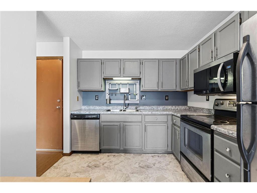 66 9th Street E #1614 Saint Paul MN 55101 7079292 image12