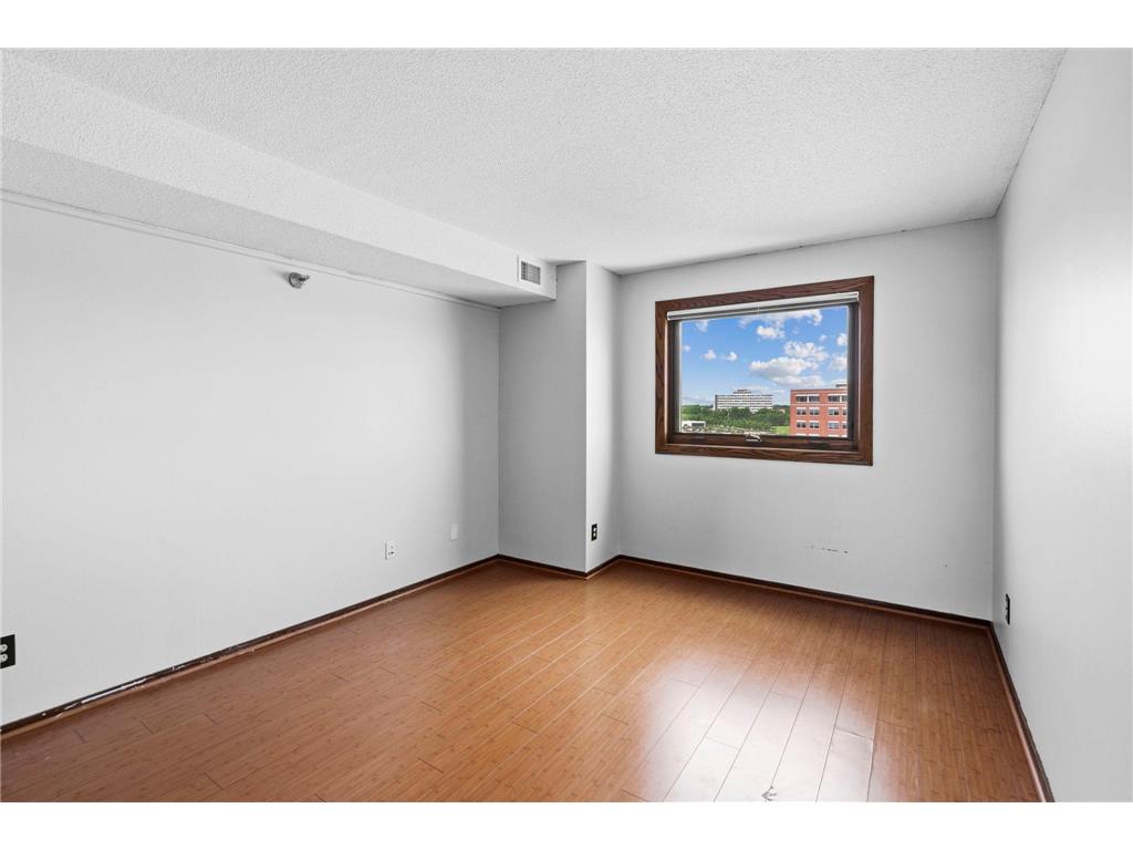66 9th Street E #1614 Saint Paul MN 55101 7079292 image22