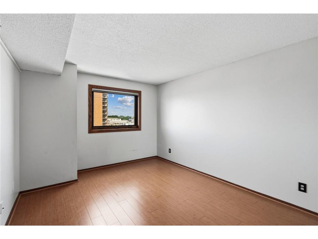 66 9th Street E #1614 Saint Paul MN 55101 7079292 image23
