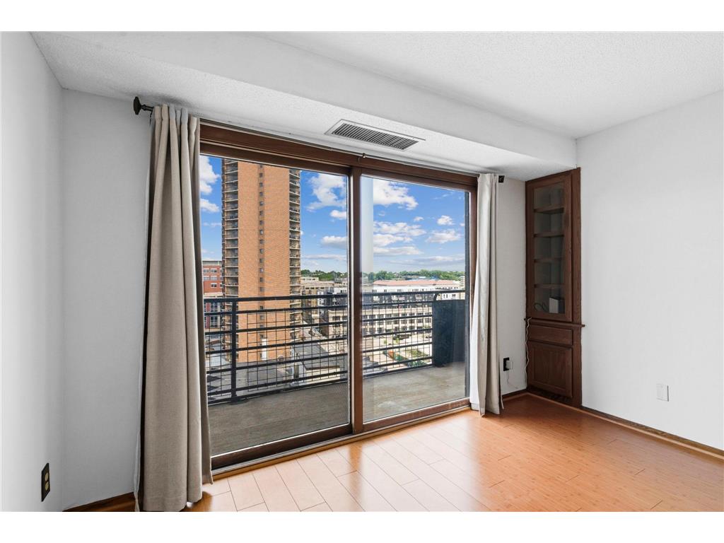 66 9th Street E #1614 Saint Paul MN 55101 7079292 image8