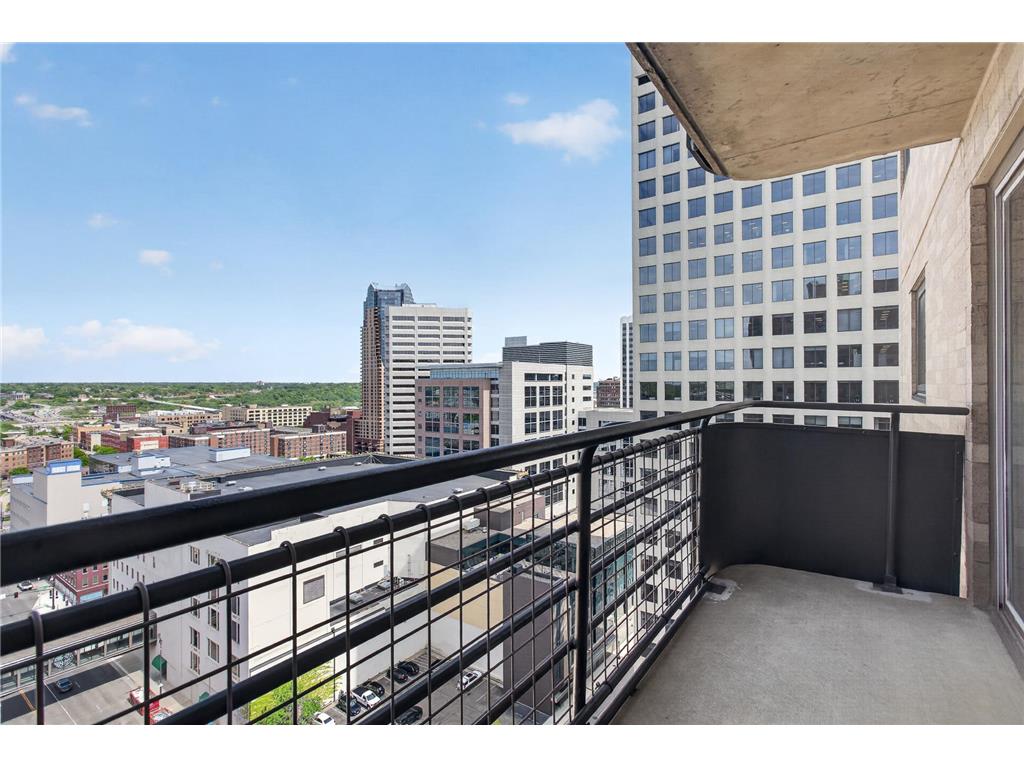 66 9th Street E #2102 Saint Paul MN 55101 7069157 image15