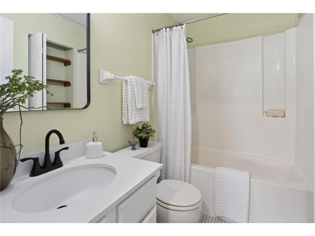 66 9th Street E #2102 Saint Paul MN 55101 7069157 image9