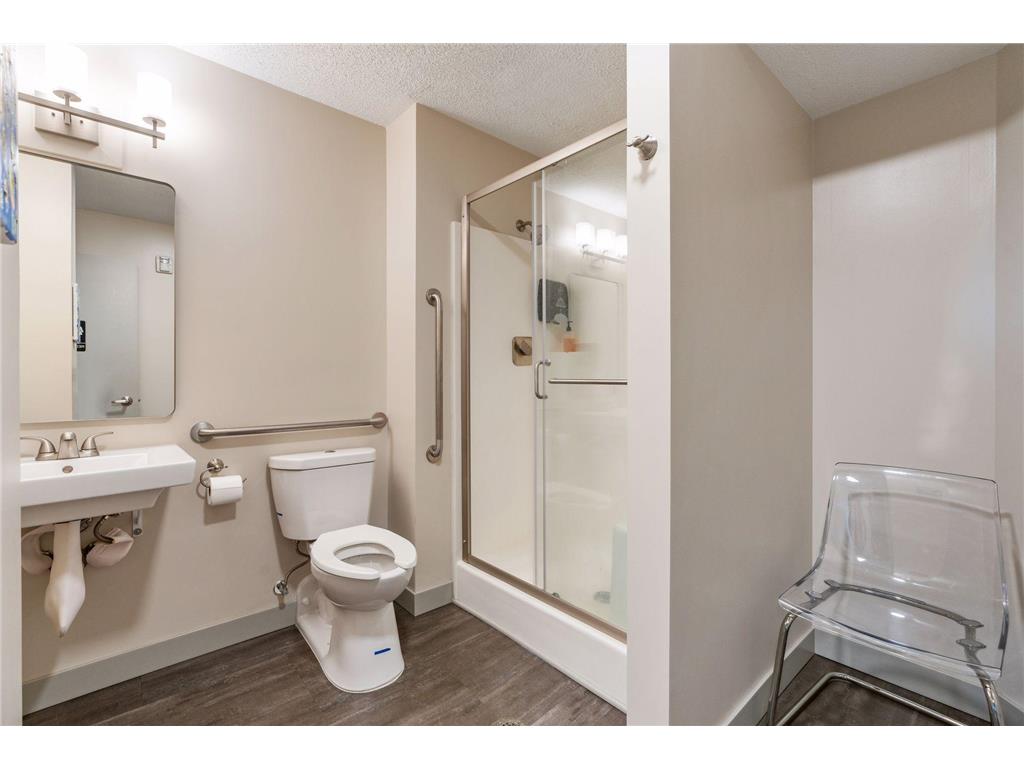 66 9th Street E #2115 Saint Paul MN 55101 7035875 image24