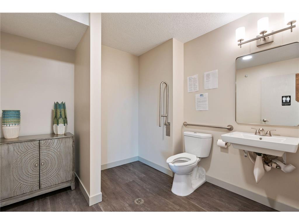 66 9th Street E #2115 Saint Paul MN 55101 7035875 image25