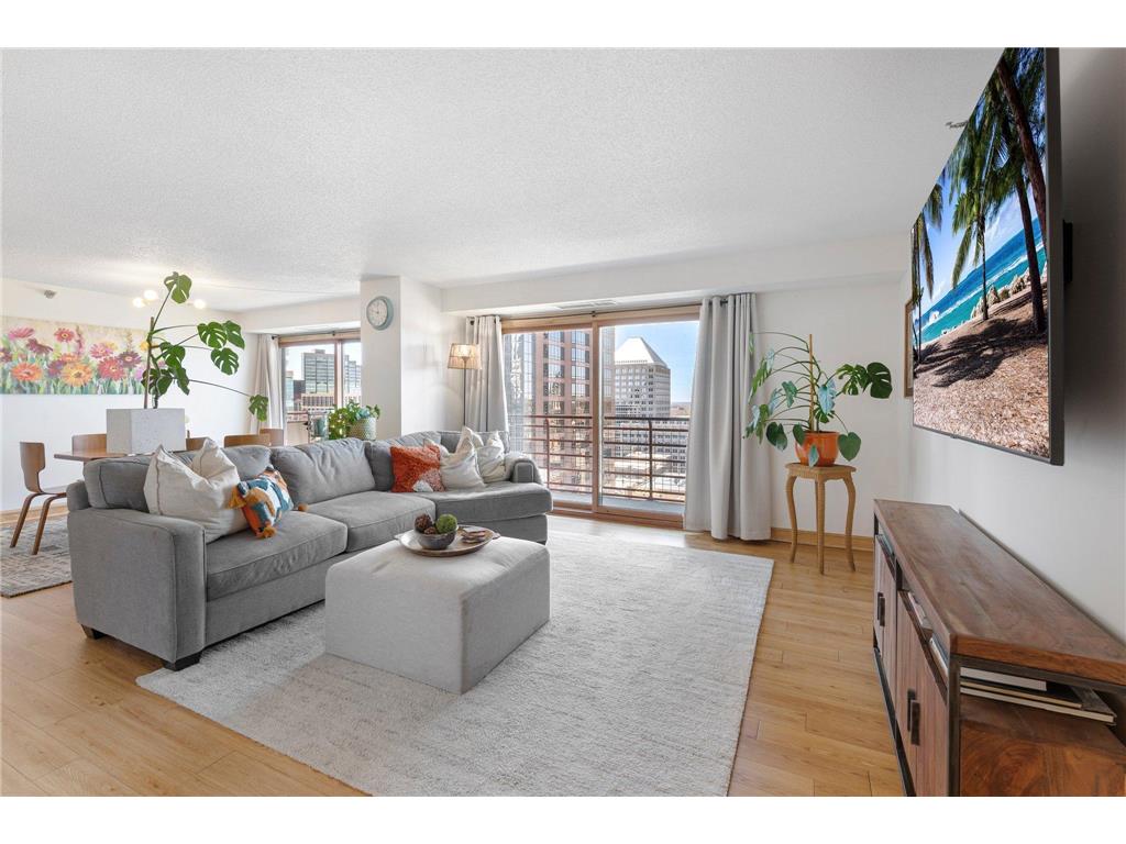 66 9th Street E 2305, Saint Paul, MN 55101 MLS 6359575 Edina Realty