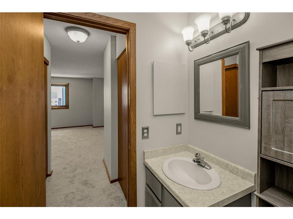 66 9th Street E #2315 Saint Paul MN 55101 6755884 image34