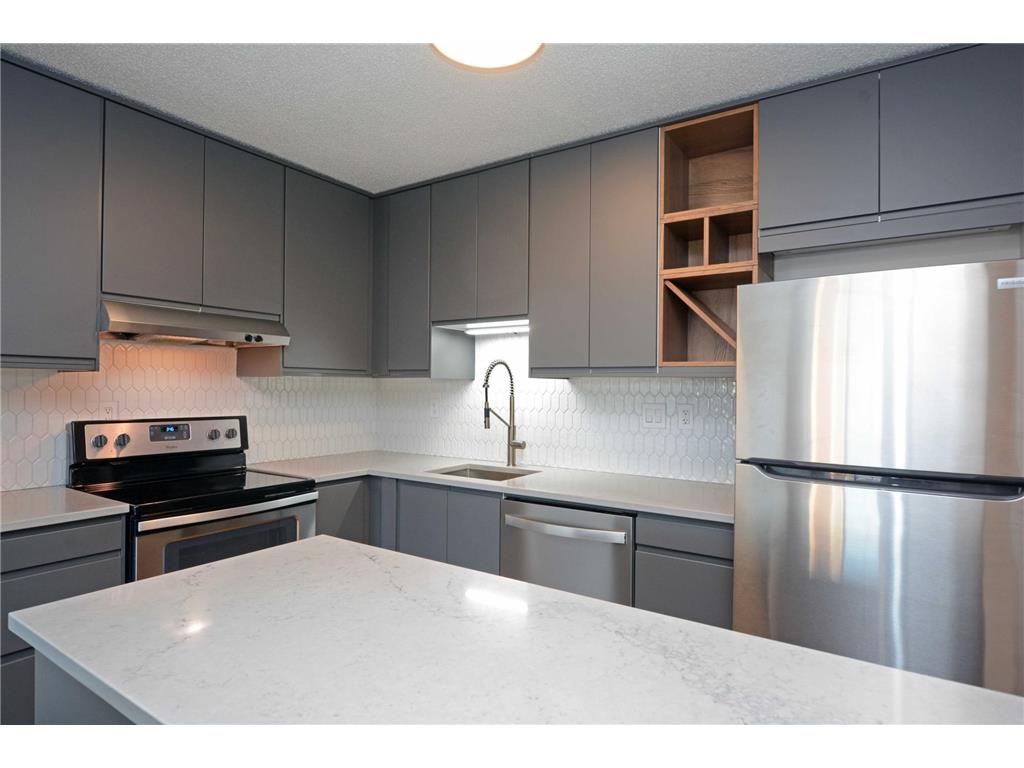66 9th Street E #2512 Saint Paul MN 55101 7015350 image12