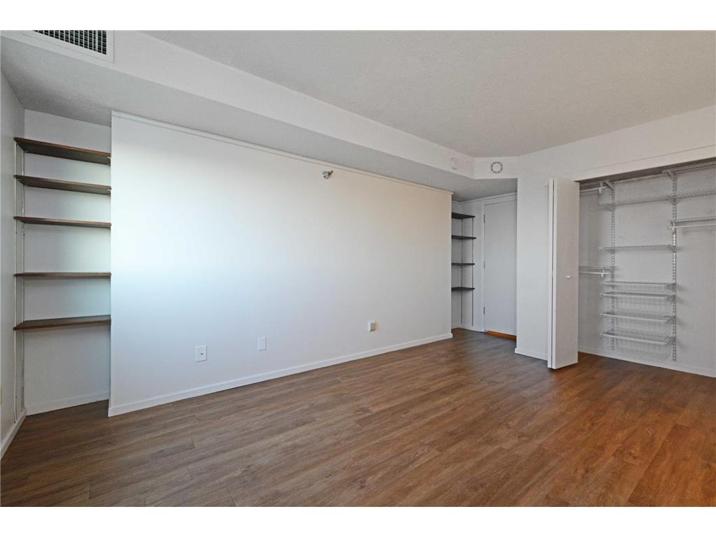 66 9th Street E #2512 Saint Paul MN 55101 7015350 image21