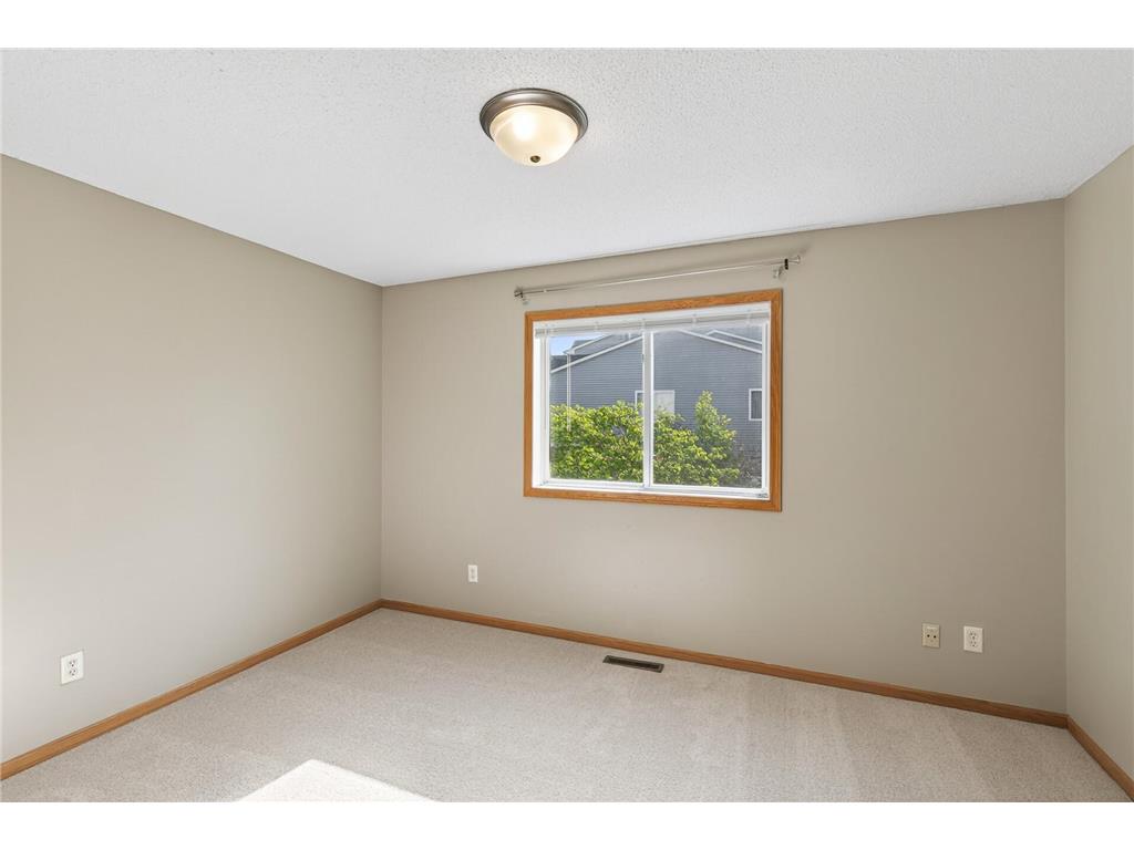 660 Kingfisher Lane #L Woodbury MN 55125 7068390 image21