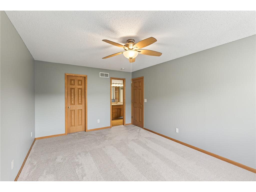 660 Kingfisher Lane #L Woodbury MN 55125 7068390 image25