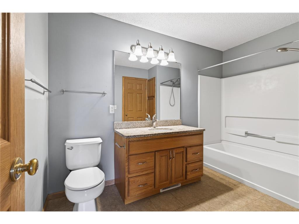 660 Kingfisher Lane #L Woodbury MN 55125 7068390 image27