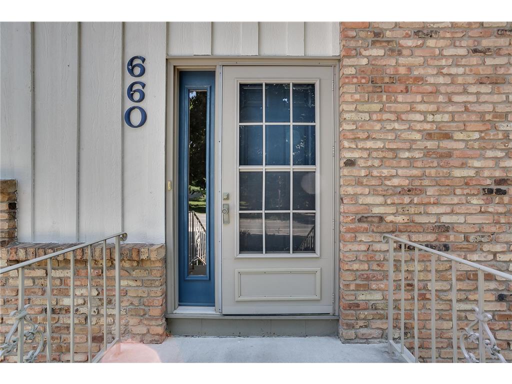 660 Marie Avenue W Mendota Heights MN 55118 6392501 image1
