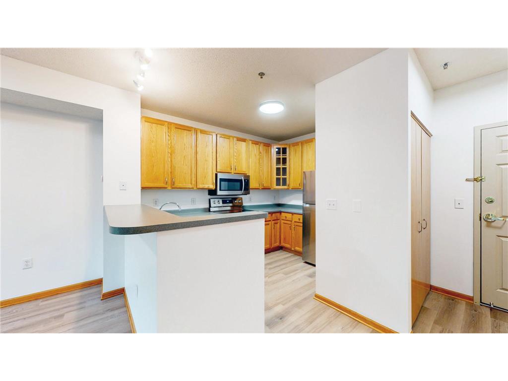 660 N 2nd Street #301 Minneapolis MN 55401 7063375 image3