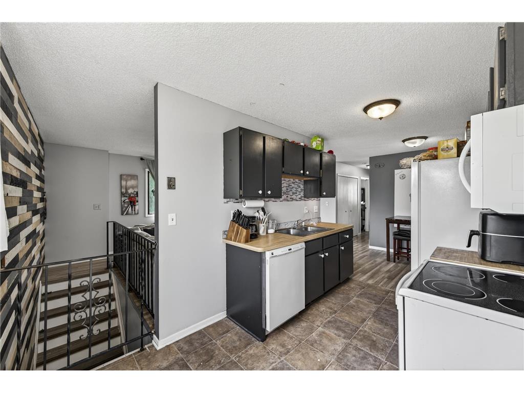 6600 84th Court N Brooklyn Park MN 55445 7075543 image8