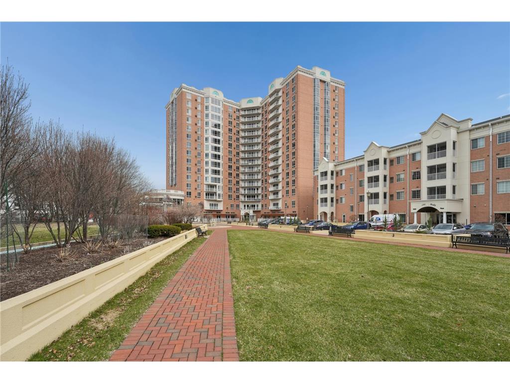 6600 Lyndale Ave S Unit 402  