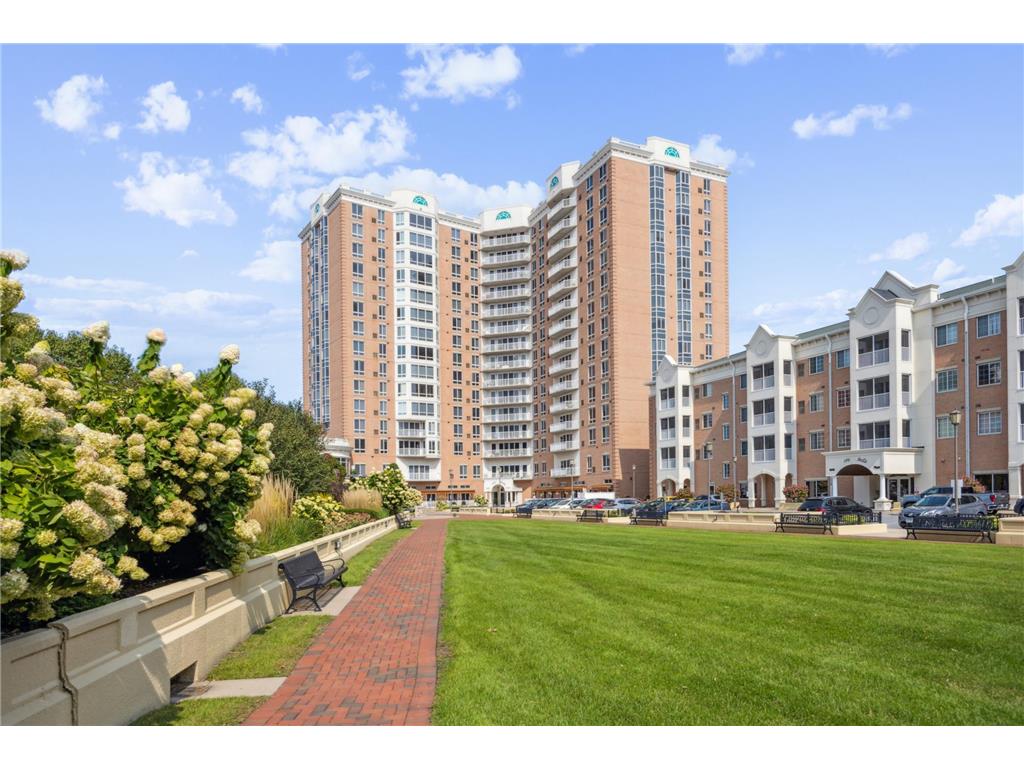6600 Lyndale Avenue S #706 Richfield MN 55423 - Wood 6583392 image1