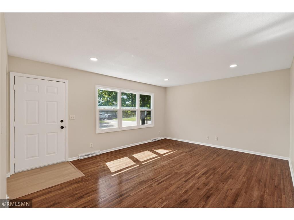 6601 Zealand Avenue N Brooklyn Park MN 55428 7082501 image2