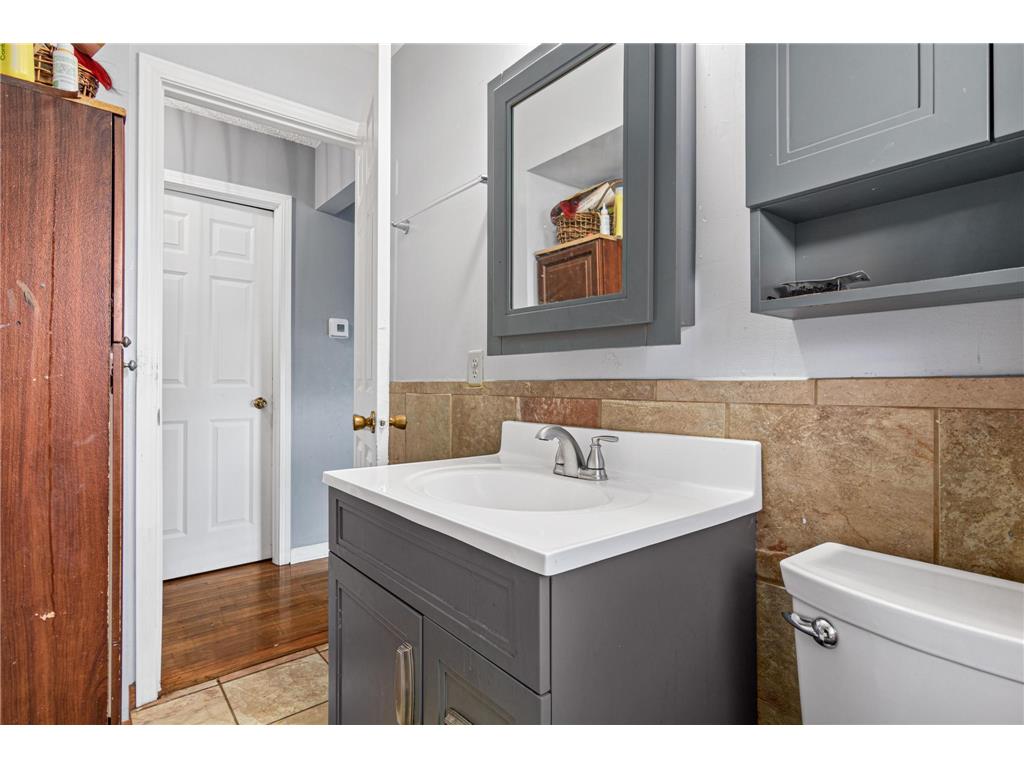 6607 46th Place N Crystal MN 55428 6770250 image6