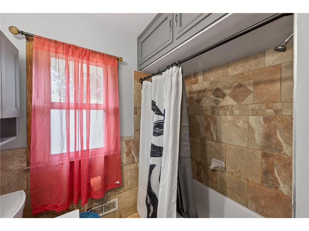6607 46th Place N Crystal MN 55428 7081520 image11