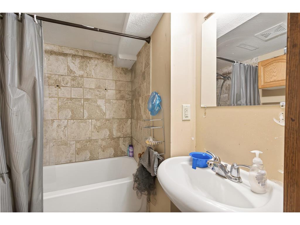 6607 46th Place N Crystal MN 55428 7081520 image19