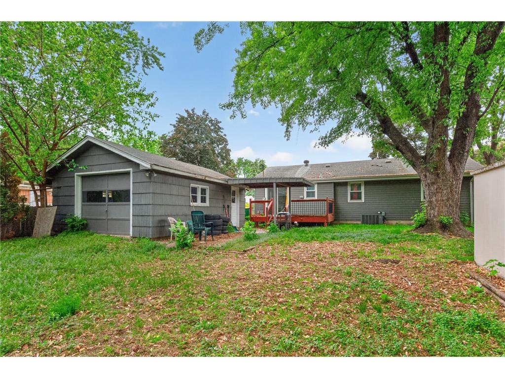 6607 46th Place N Crystal MN 55428 7081520 image23